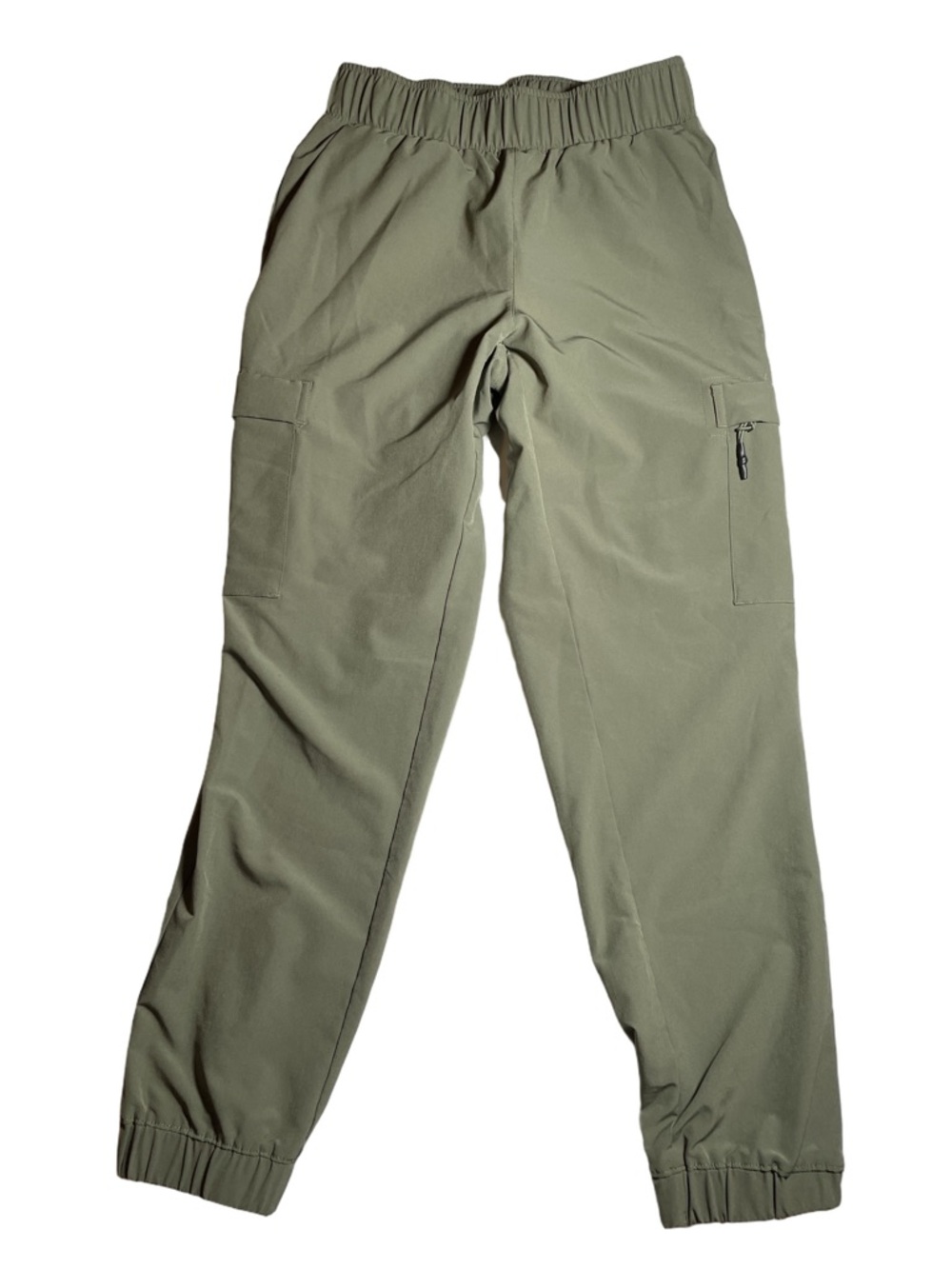 Mondetta light stretch joggers in a dusty olive green color. Cargo. Size S
